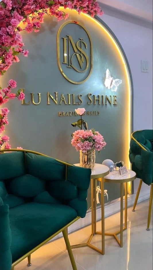 لافتة أكريليك بتصميم عصري ✨